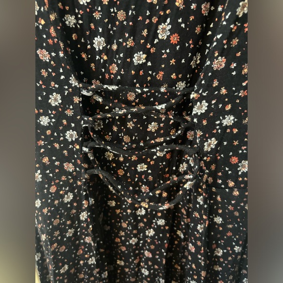 Black flower dress with ties in back Monteau size Large - Picture 7 of 10